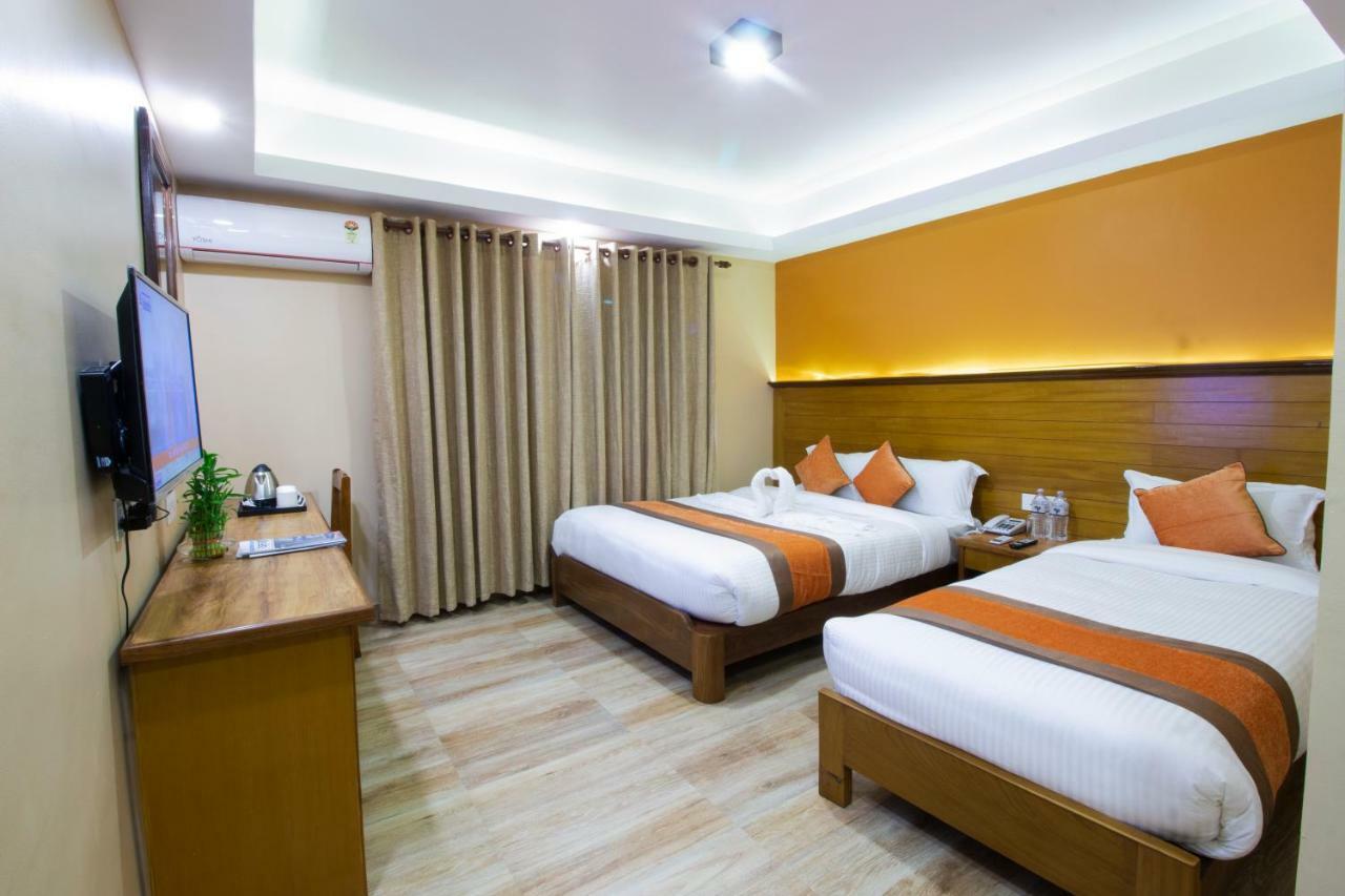Hotel Lake Star Похара Екстериор снимка