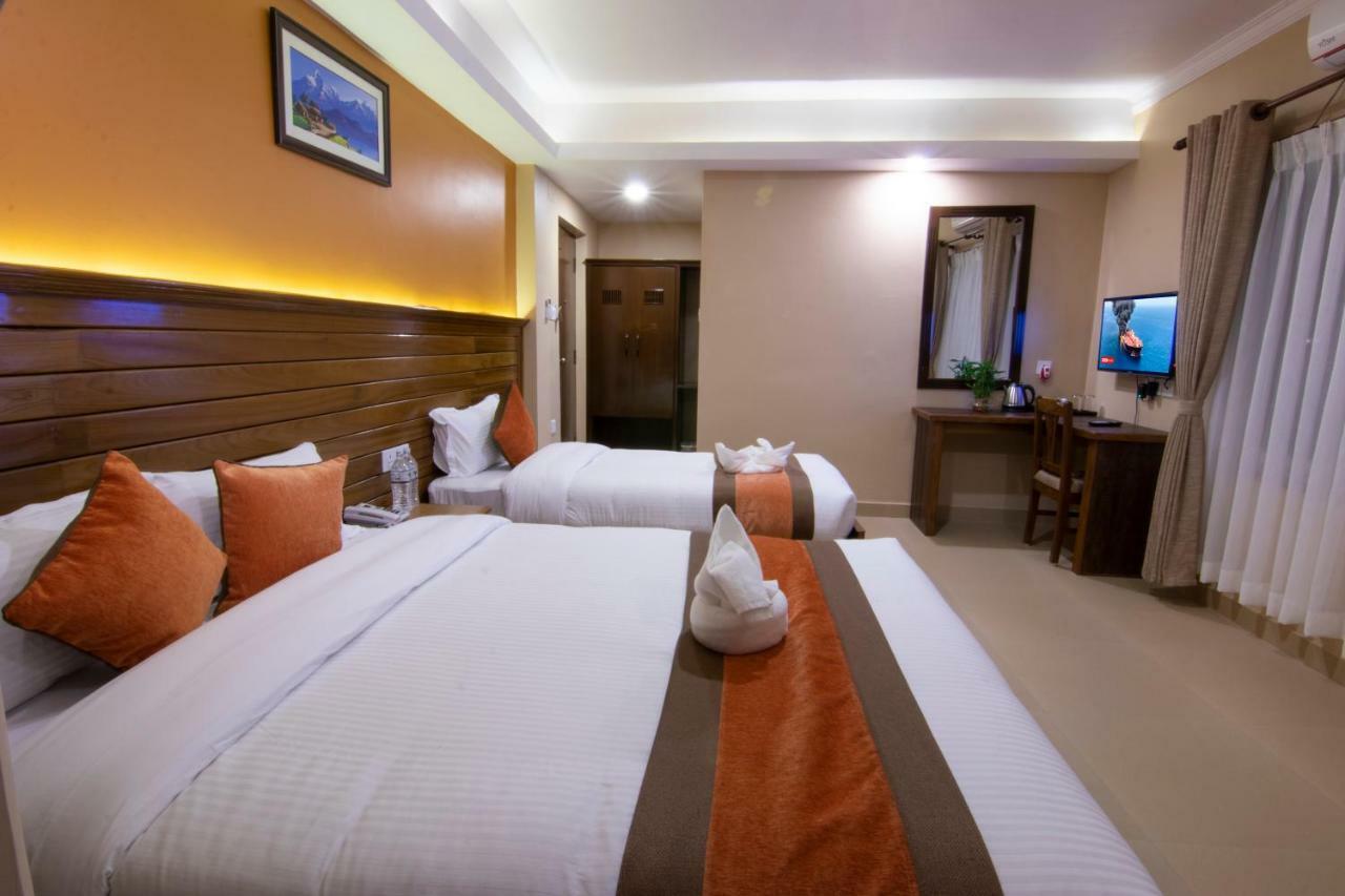 Hotel Lake Star Похара Екстериор снимка
