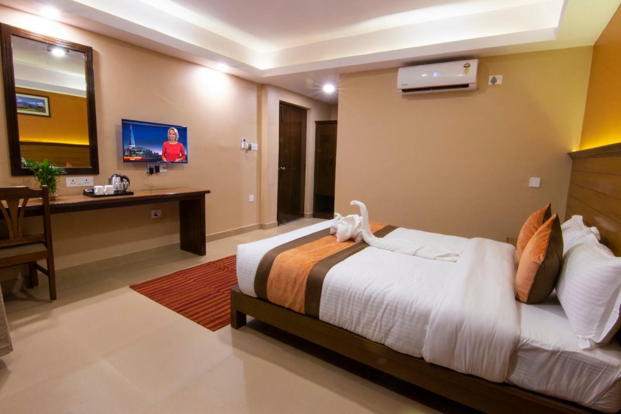 Hotel Lake Star Похара Екстериор снимка